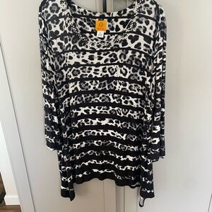 Beautiful women’s top XL